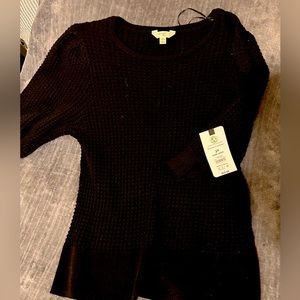 Black short sleeves sweater, size 3x, new with tags, 70% polyester, 30% rayon